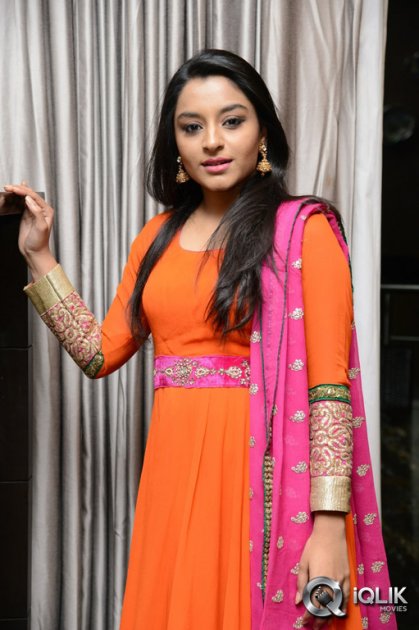 Alisha-Baig-at-Basanti-Audio-Release